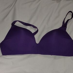 Victoria's Secret Purple T-shirt Lightly Lined Wireless 36DD